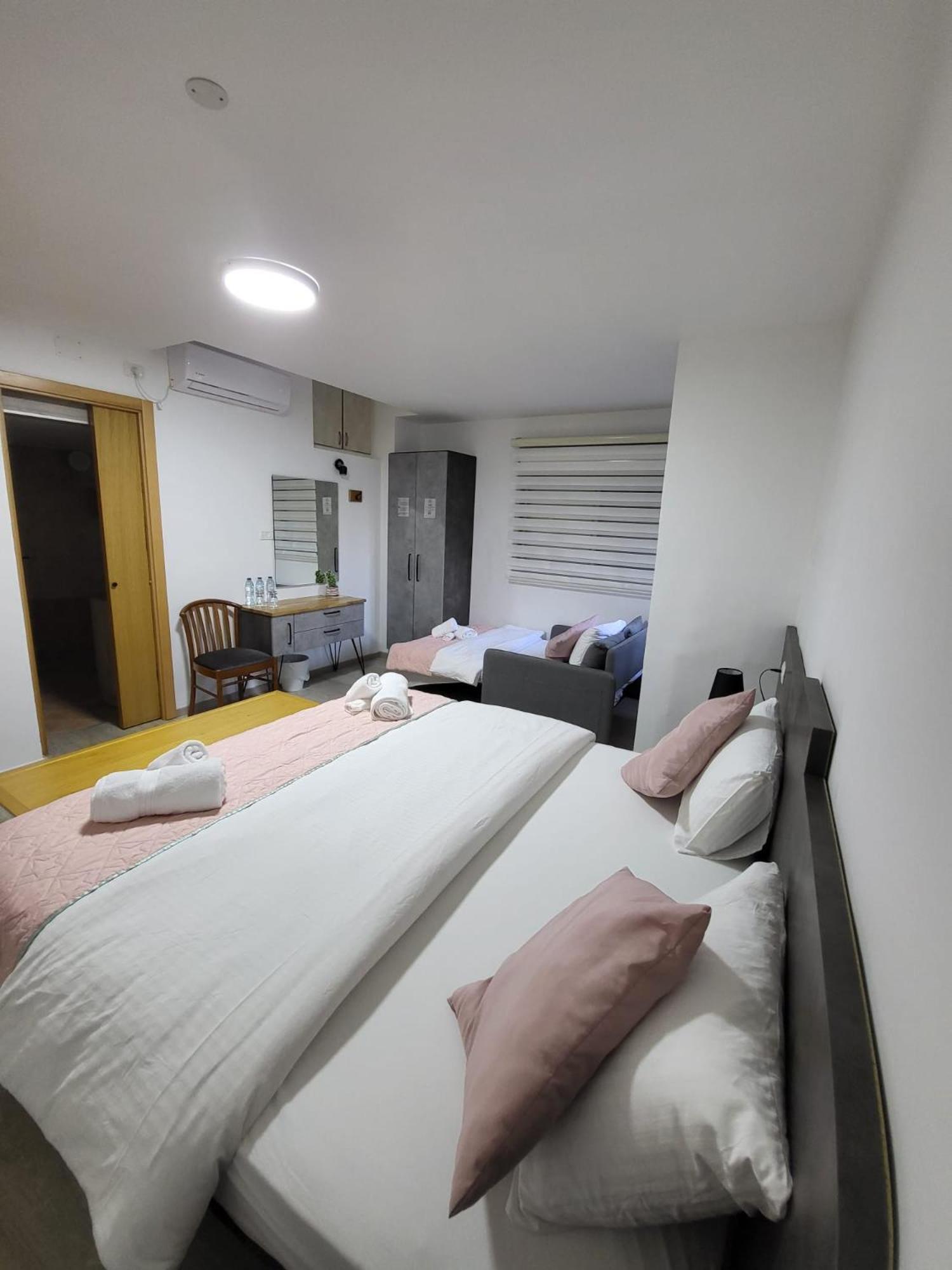 Maria'S Guesthouse - Uphill View Of Nazareth F Exterior foto